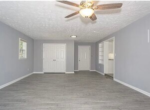 5105 Palmetto Ln in Fayetteville, NC - Building Photo - Building Photo