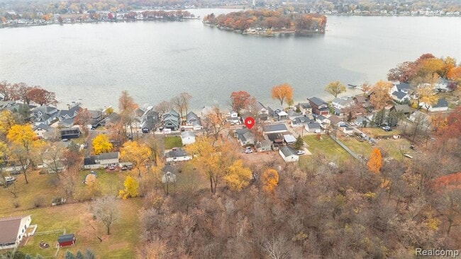 property at 2040 Linden St