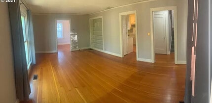 915 John Adams St in Oregon City, OR - Building Photo - Building Photo