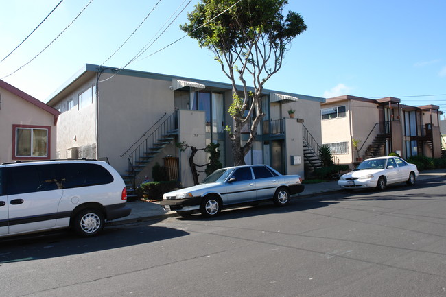 315 Lux Ave in South San Francisco, CA - Foto de edificio - Building Photo