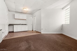 15300 Waterloo Rd, Unit Unit 4 - Efficiency in Cleveland, OH - Building Photo - Building Photo