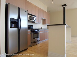 300 Emory St in Asbury Park, NJ - Foto de edificio - Building Photo