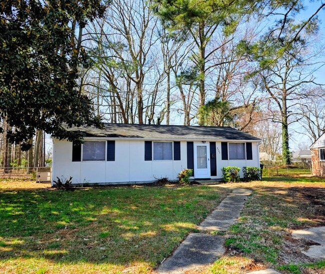 2000 Neville Cir in Hampton, VA - Building Photo - Building Photo