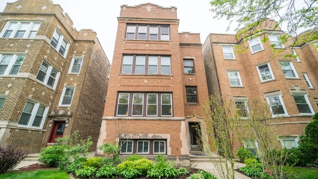 4907 N Washtenaw Ave, Unit 2