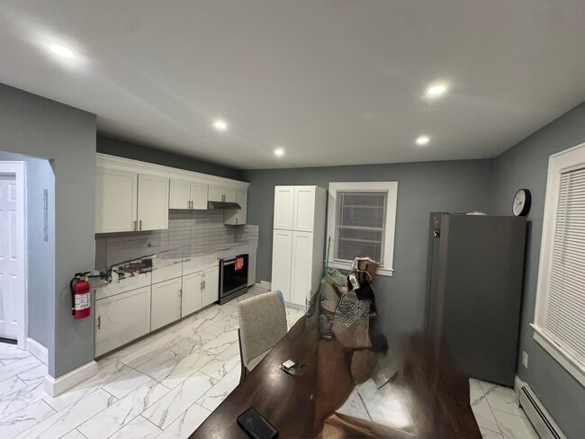 225 E 19th St in Paterson, NJ - Building Photo - Building Photo