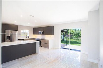 7940 SW 163rd Pl in Miami, FL - Building Photo - Building Photo