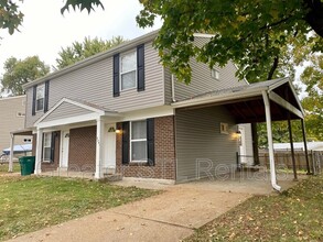 2281 Campus Dr in St. Charles, MO - Building Photo - Building Photo