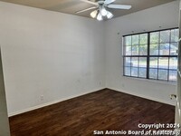 4731 Highland Farm in San Antonio, TX - Foto de edificio - Building Photo