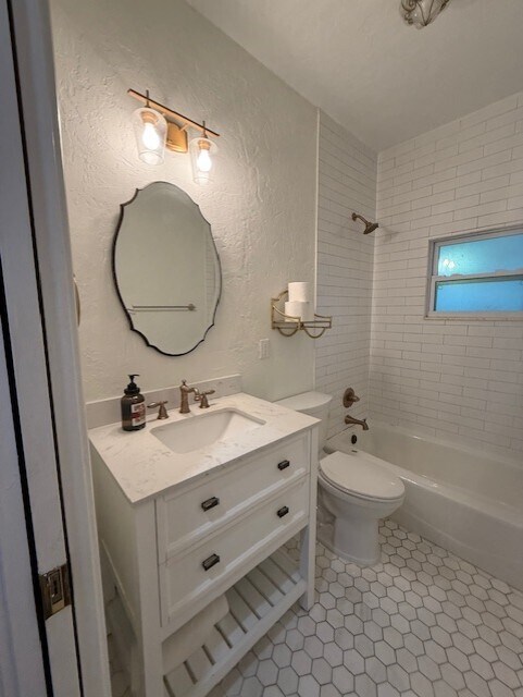 331 Princeton Dr in Lake Worth Beach, FL - Building Photo