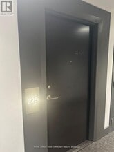 8868 Yonge St in Richmond Hill, ON - Building Photo - Building Photo