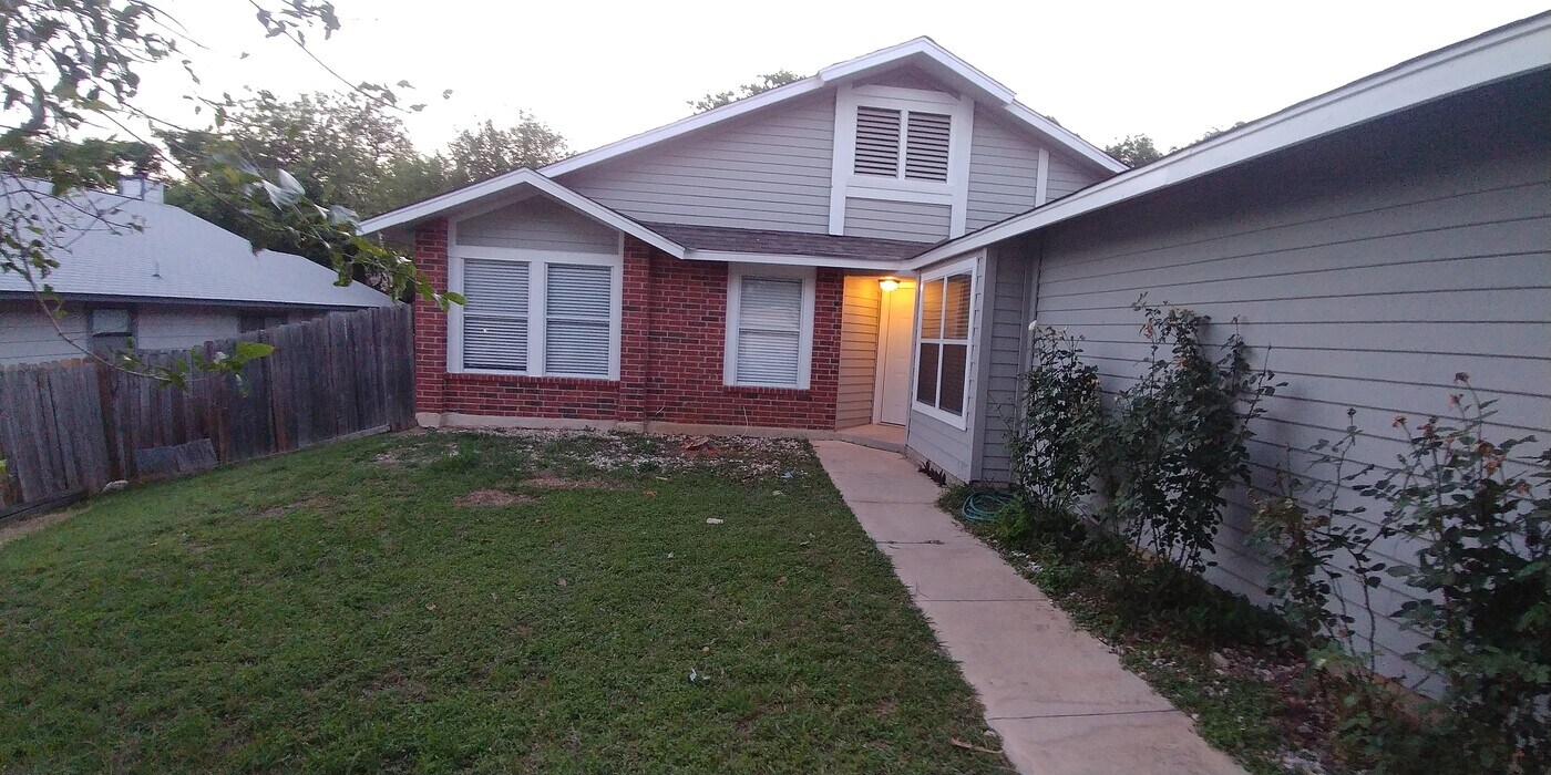 7729 Ridge Mist Dr in San Antonio, TX - Building Photo