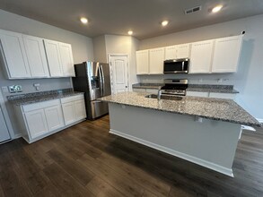 1525 Ashgrove Pl in Lebanon, TN - Building Photo - Building Photo