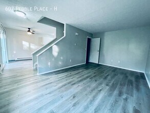 607 Pebble Pl Dr in Delaware, OH - Building Photo - Building Photo