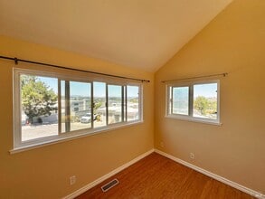 13 Madrid Ct in Novato, CA - Building Photo - Building Photo