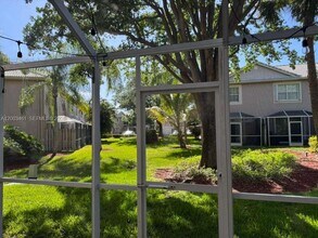 1943 Madeira Dr in Weston, FL - Building Photo - Building Photo