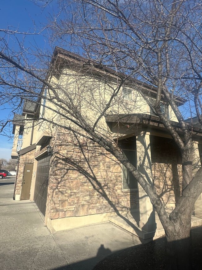 84 E Saddle Villa Dr in Draper, UT - Building Photo - Building Photo