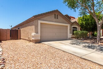 1020 S Esmeralda in Mesa, AZ - Building Photo - Building Photo