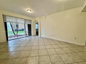 6520 NW 114th Ave in Doral, FL - Building Photo - Building Photo