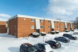 2620 Sycamore Dr in Windsor, ON - Foto de edificio - Building Photo