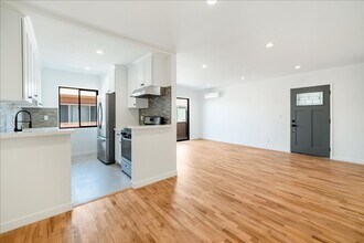 652 Hayworth Ave in Los Angeles, CA - Building Photo - Building Photo