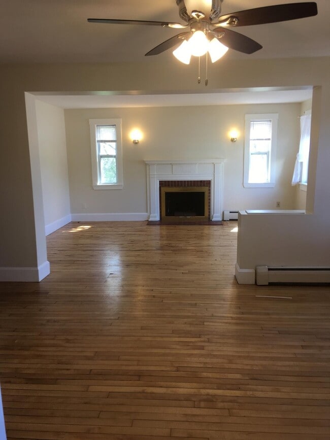 4 Queens Way, Unit # 1