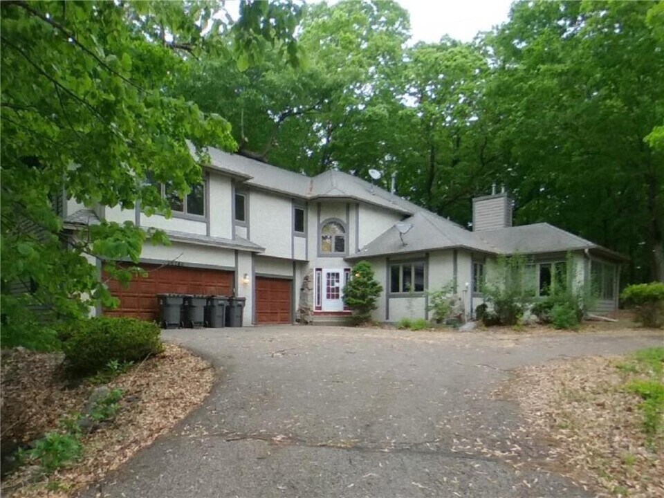 16740 N Manor Rd in Eden Prairie, MN - Building Photo