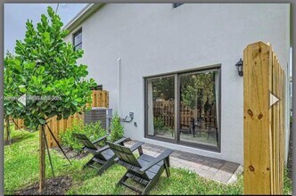 445 NE 1st St in Florida City, FL - Building Photo - Building Photo