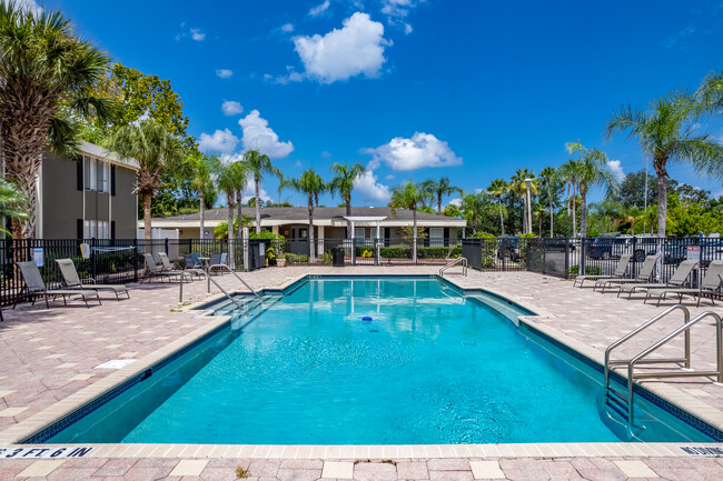 Everest Gardens in Bradenton, FL - Foto de edificio - Building Photo