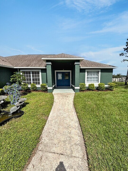 11437 Autumn Wind Loop in Clermont, FL - Building Photo