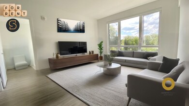 747 3rd St E in North Vancouver, BC - Building Photo - Building Photo