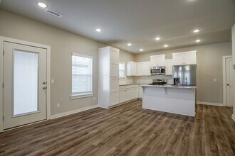 688 N Salem Rd in Fayetteville, AR - Building Photo - Building Photo