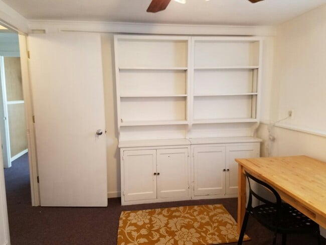 73 Hathaway Cir in Arlington, MA - Building Photo - Building Photo