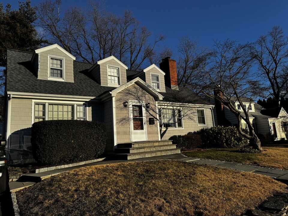 25 Ludlow Manor in Norwalk, CT - Building Photo