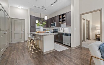 Riverhouse Apartments in Little Rock, AR - Foto de edificio - Building Photo