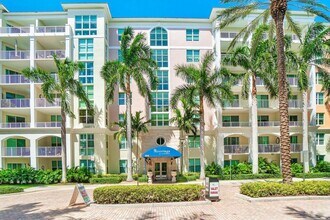 806 E Windward Way in Lantana, FL - Building Photo - Building Photo