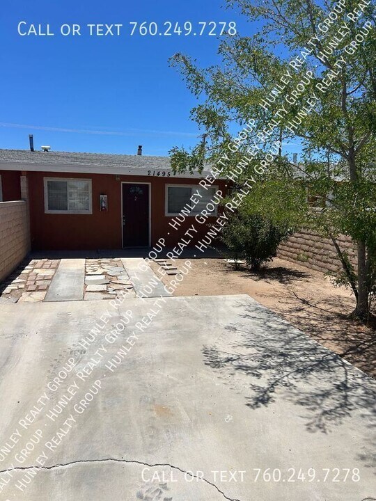 21495 Nisqually Rd in Apple Valley, CA - Foto de edificio