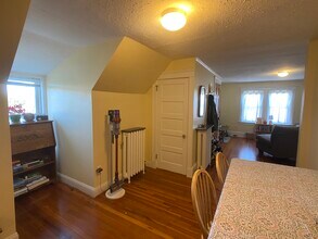 8 Mendelssohn St, Unit 3 in Boston, MA - Foto de edificio - Building Photo