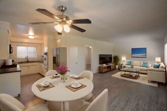 5455 Bellingham Ave, Unit 06 in Los Angeles, CA - Building Photo - Building Photo