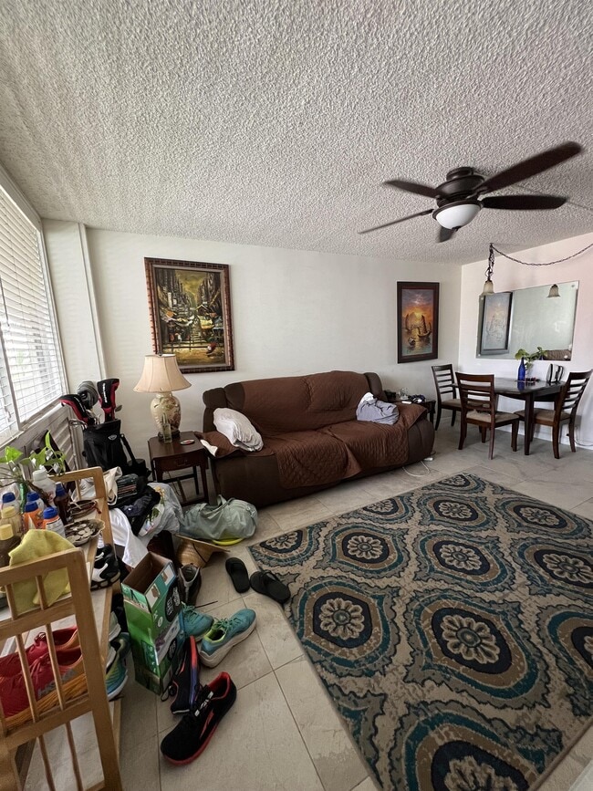 425 Ena Rd in Honolulu, HI - Building Photo - Building Photo