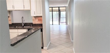 5655 Johnson St in Hollywood, FL - Building Photo - Building Photo