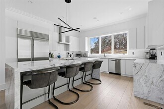 43 Smugglers Path in Riverhead, NY - Building Photo - Building Photo