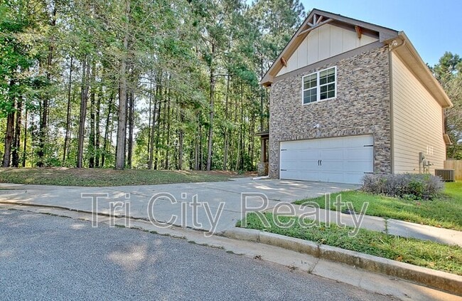 111 Covington Terrace in Newnan, GA - Building Photo - Building Photo