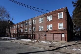 Oxford Gardens managed By Silverstone Prop in Philadelphia, PA - Foto de edificio - Building Photo
