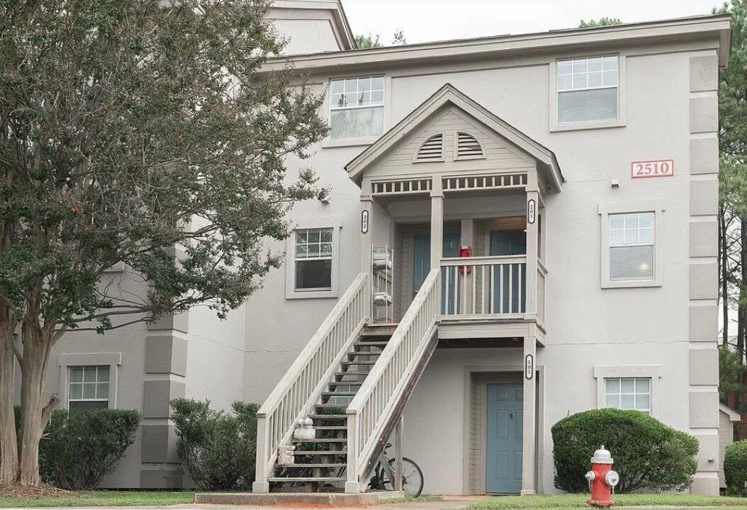 2510 Avent Ferry Rd, Unit #201 in Raleigh, NC - Building Photo