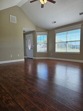110 Naples Ct in Radcliff, KY - Building Photo - Building Photo