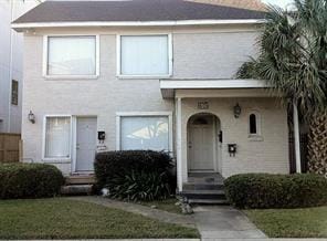 property at 601 W Polk St