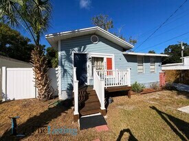 6920 N Central Ave in Tampa, FL - Building Photo