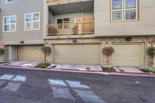2418 Stearman Ln in San Jose, CA - Foto de edificio - Building Photo