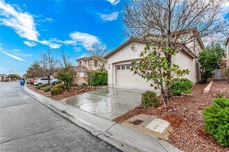 11209 Salentino Ave in Las Vegas, NV - Building Photo - Building Photo
