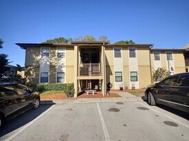 10100 Sailwinds Blvd N in Largo, FL - Building Photo
